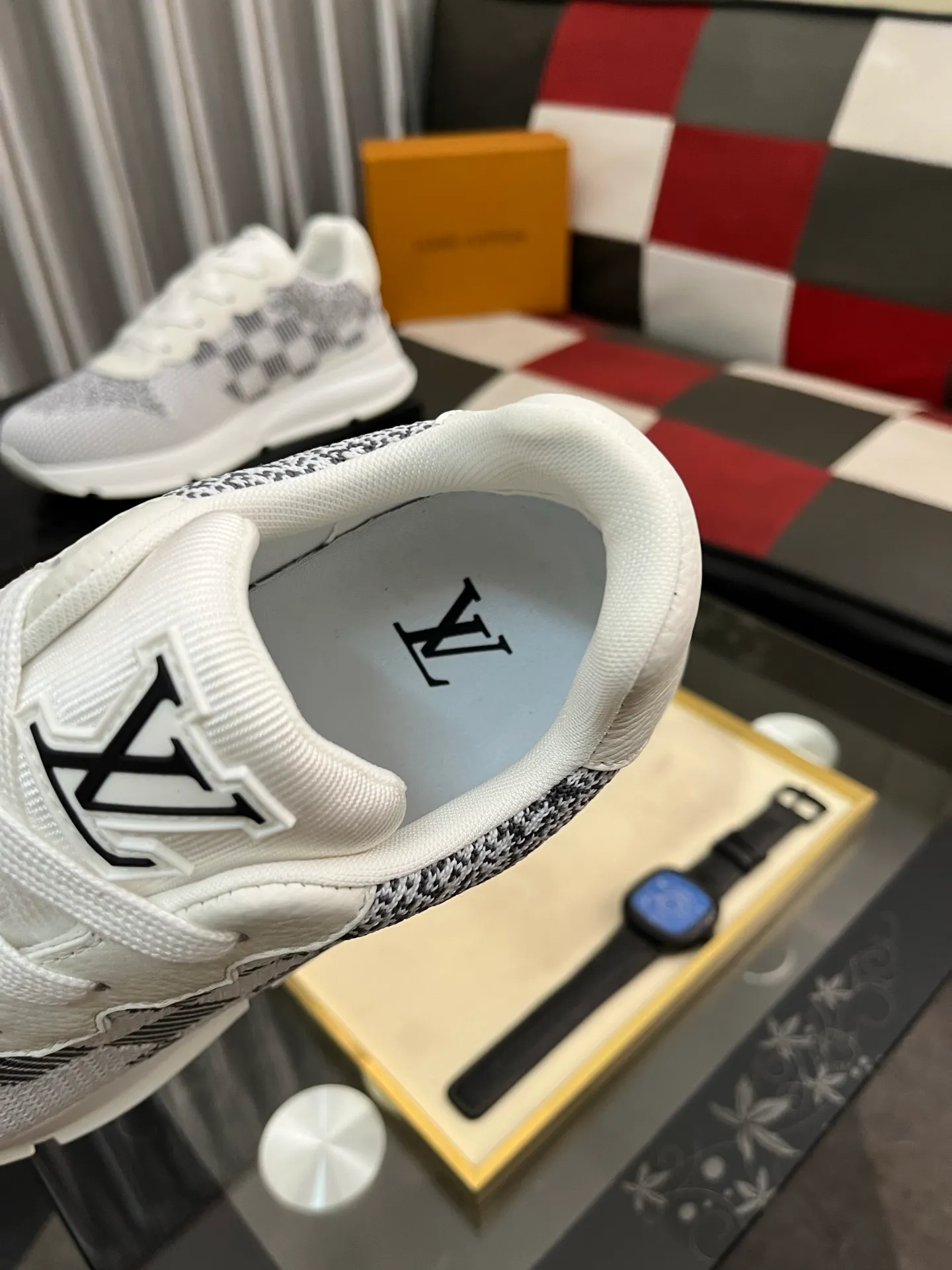 Men's Men's Shoes 💰640⌚️⌚️LV TARINE Louis Vuitton L Family Donkey Brand Casual Sports Shoes Skateboard Shoes Original purchase, development and production This LV Trainer sneaker is made of cow leather to create a complex upper, which requires several hours of ingenious sewing to complete. Inkjet printing renders a unique retro effect, and the classic configuration is from the hands of Virgil Abloh, showing the inspiration of retro basketball shoes. Exquisite packaging at the delivery counter🛍📦 ▪️Fabrics: Original customized first-layer cowhide ▪️Inner lining: Original customized breathable mesh ▪️Outsole: Original molded two-color TPU combination outsole ▪️Size: 38-44